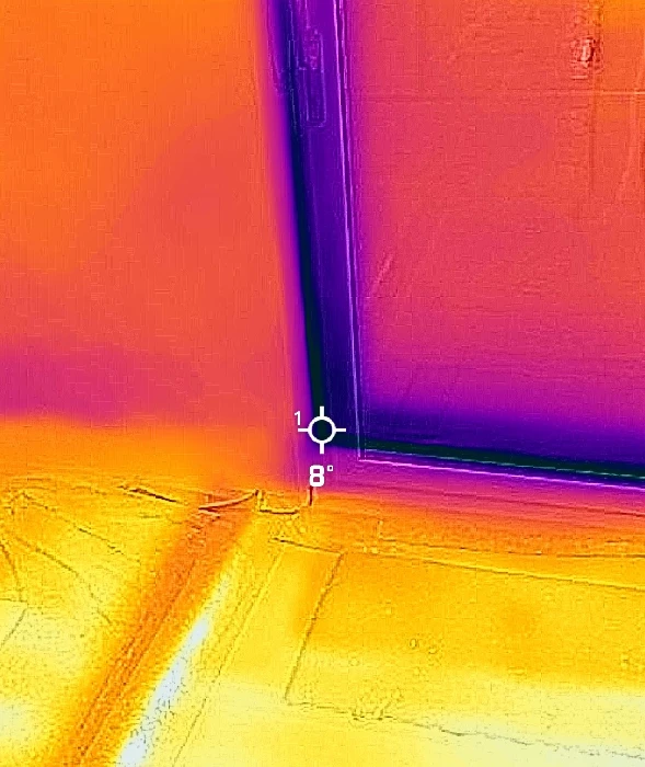 Thermografische foto voor onderzoek naar condens en koudebrug